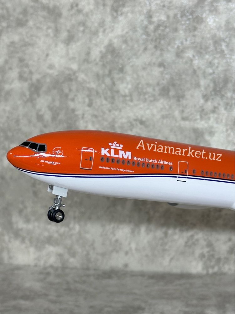 Самолет BOEING 777-300 KLM шикарный подарок с подсветкой