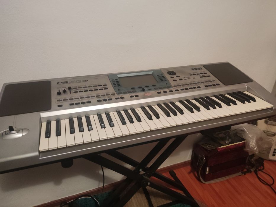 Vând orgă korg pa50 sd urgent!!