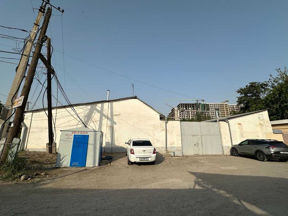 Продается территория 10 соток угловой фасад 65м