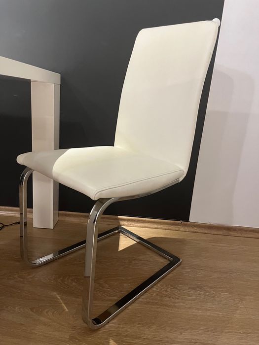 2 Стола кожени/бели