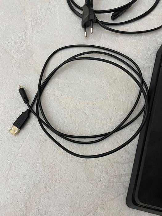 Конзола за игра PlayStation 4 Slim, FC24 и два джойстика
