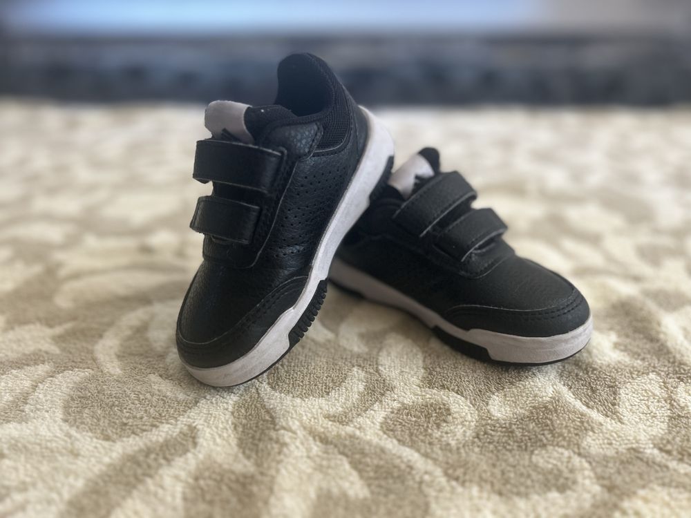Бебешки/ детски маратонки Adidas номер 22