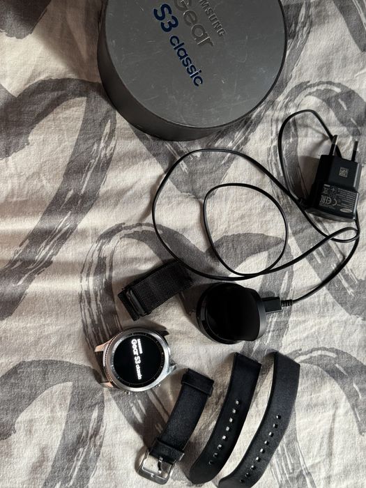Продам смарт часы samsung gear s3 classic