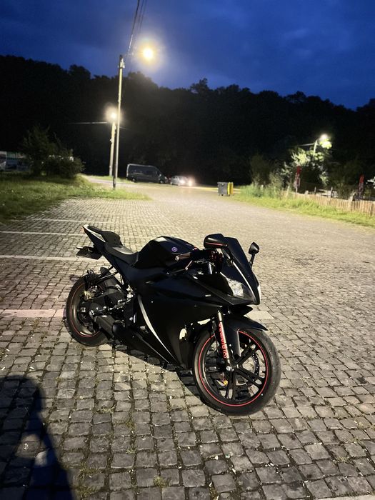 vand yamaha yzf r125 2013 CITITI DESCRIEREA