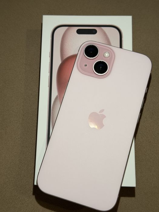 IPhone 15 розов..