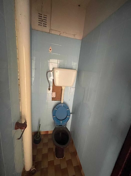 Продава тристаен апартамент в ж.к. Изток 48