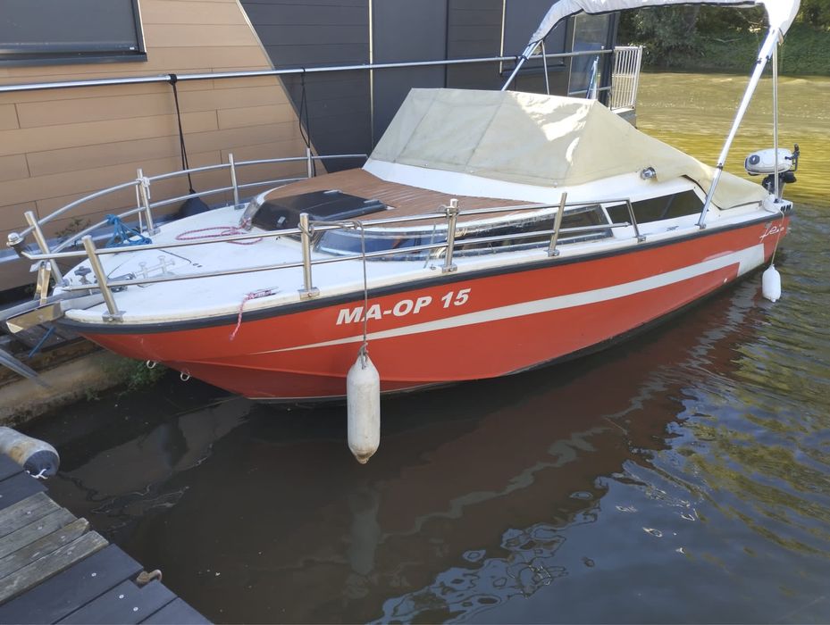 Barca Rio cu motor inbord si peridoc