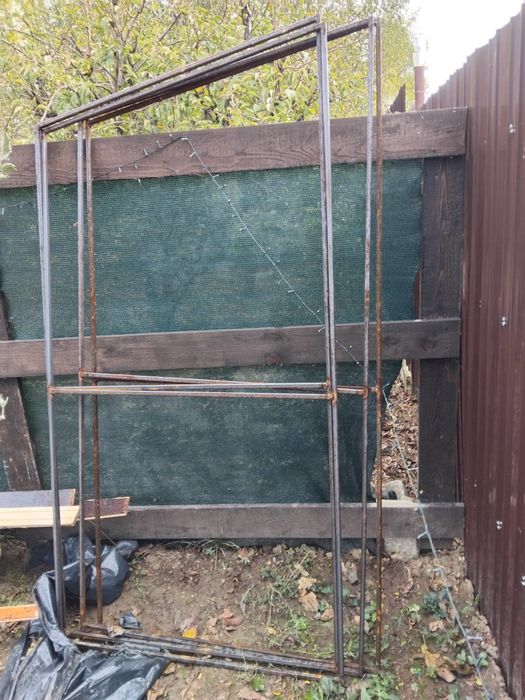 Vând cușcă porumbei