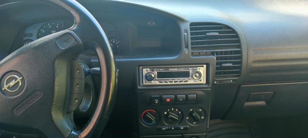 Продавам Opel Zafira А 1999 бензин с газова уредба 1.8