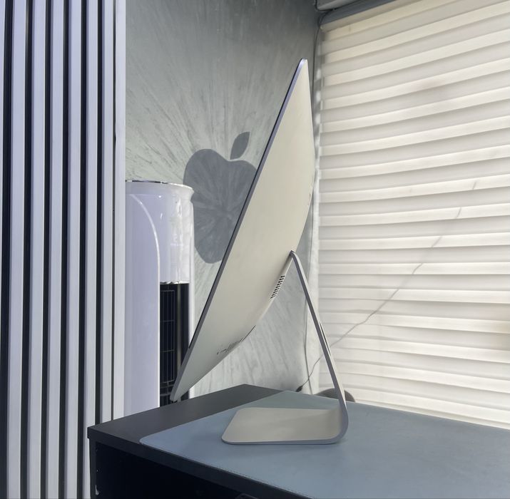 Apple iMac 2017 года 21inch в идеальном состоянии!