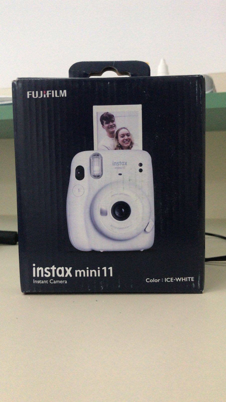 Продается Фотоаппарат моментальной печати FUJIFILM Instax Mini 11