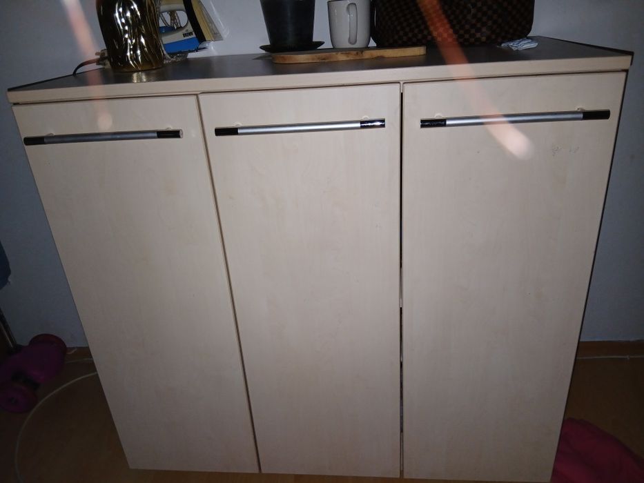 Vand dulap de haine in stare buna încăpător