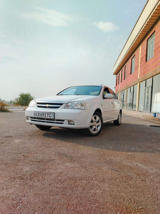 Lacetti sotiladi