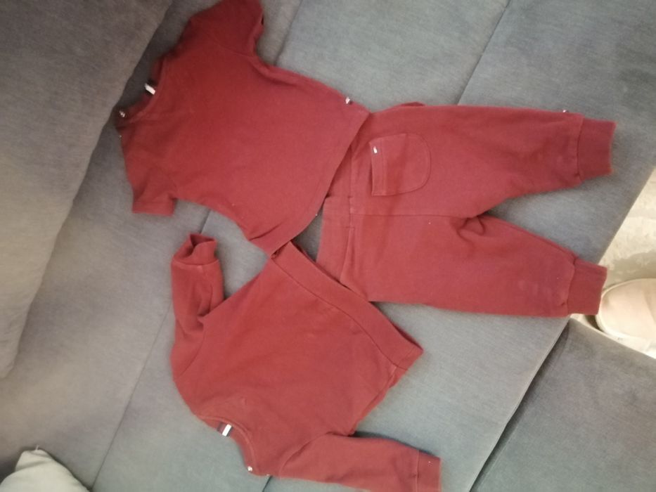 Vând treninguri Tommy Hilfiger bebeluși originale aduse din Germania.