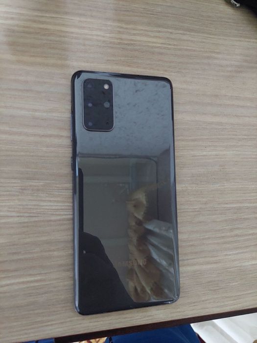 Samsung S20 plus сотилади 200$.