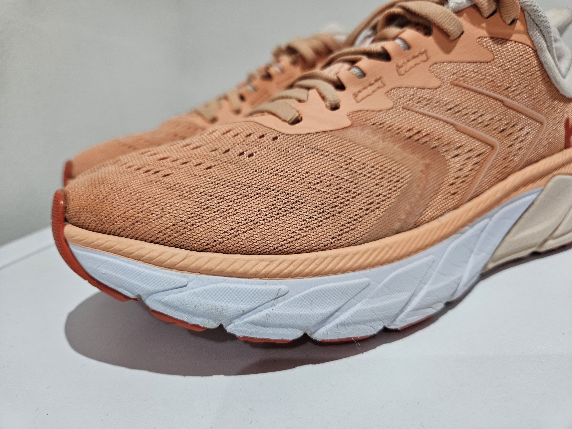 Hoka Arahi 5 - 38.5 номер маратонки
