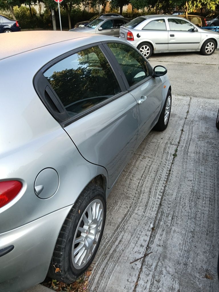 Alfa Romeo 147 -  1.000 euro negociabil