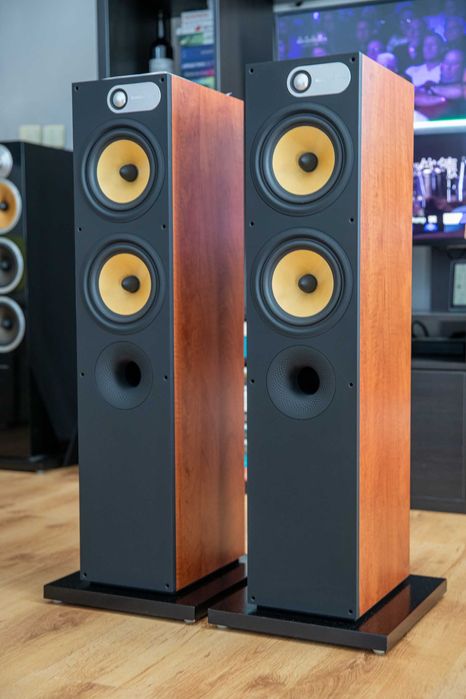 Bowers & Wilkins 684  B&W (Цвят Череша) – ТОП СЪСТОЯНИЕ!