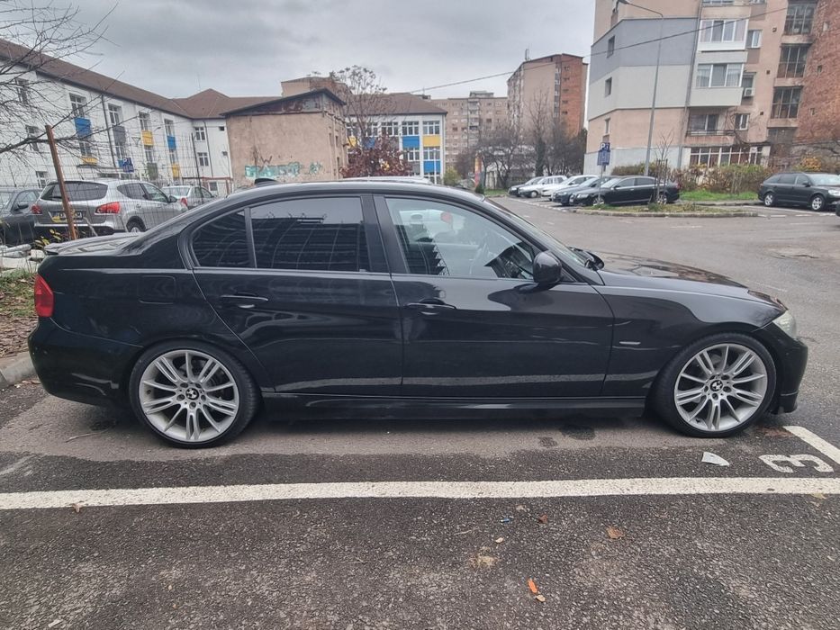 BMW 318i 2009 Facelift
