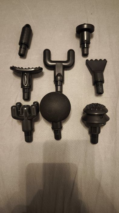 Aparat de masaj nou-nout