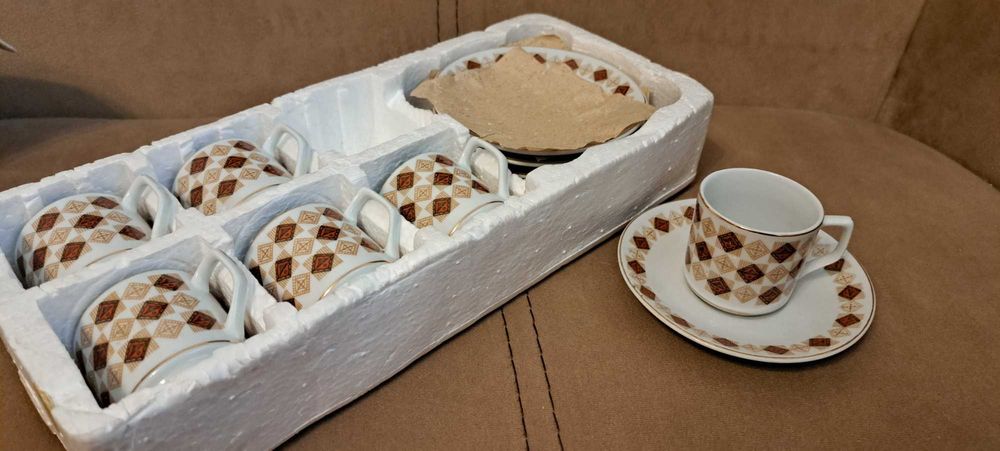 Нов красив сервиз за кафе в собствена кутия