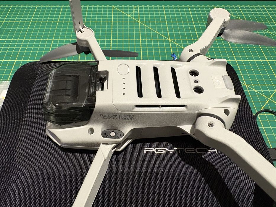 Drona DJI Mini 2 SE 249g - Stare perfecta + Accesorii