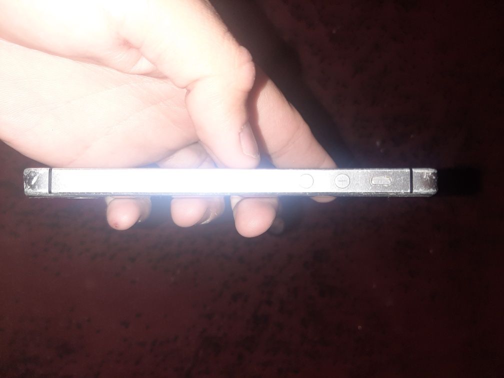 Iphone 5s, серебристого цвета