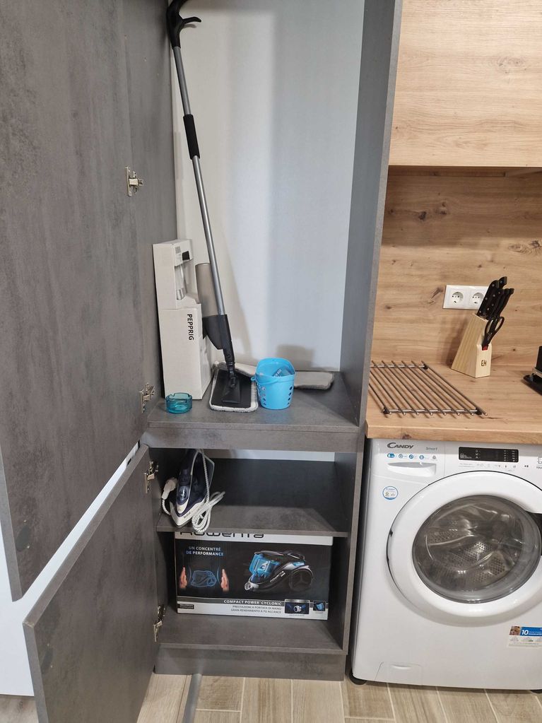 Продава се Двустаен апартамент в Пловдив, Център - 82 кв.м за 3415 €/кв.м - Снимка #8