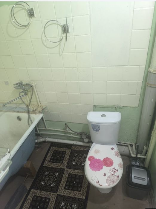 Безмаклер уй ижарага куйилади 1-2 хони килинган Кадышва бозори енида..