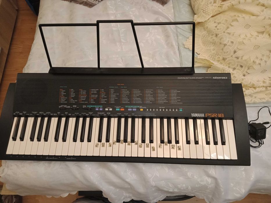 Yamaha PSR-18 pian digital orga electronica