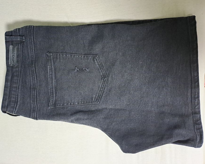 Pantaloni scurti de blugi