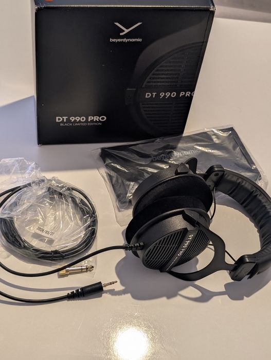 Casti profesionale Beyerdynamic dt990 pro limited black edition
