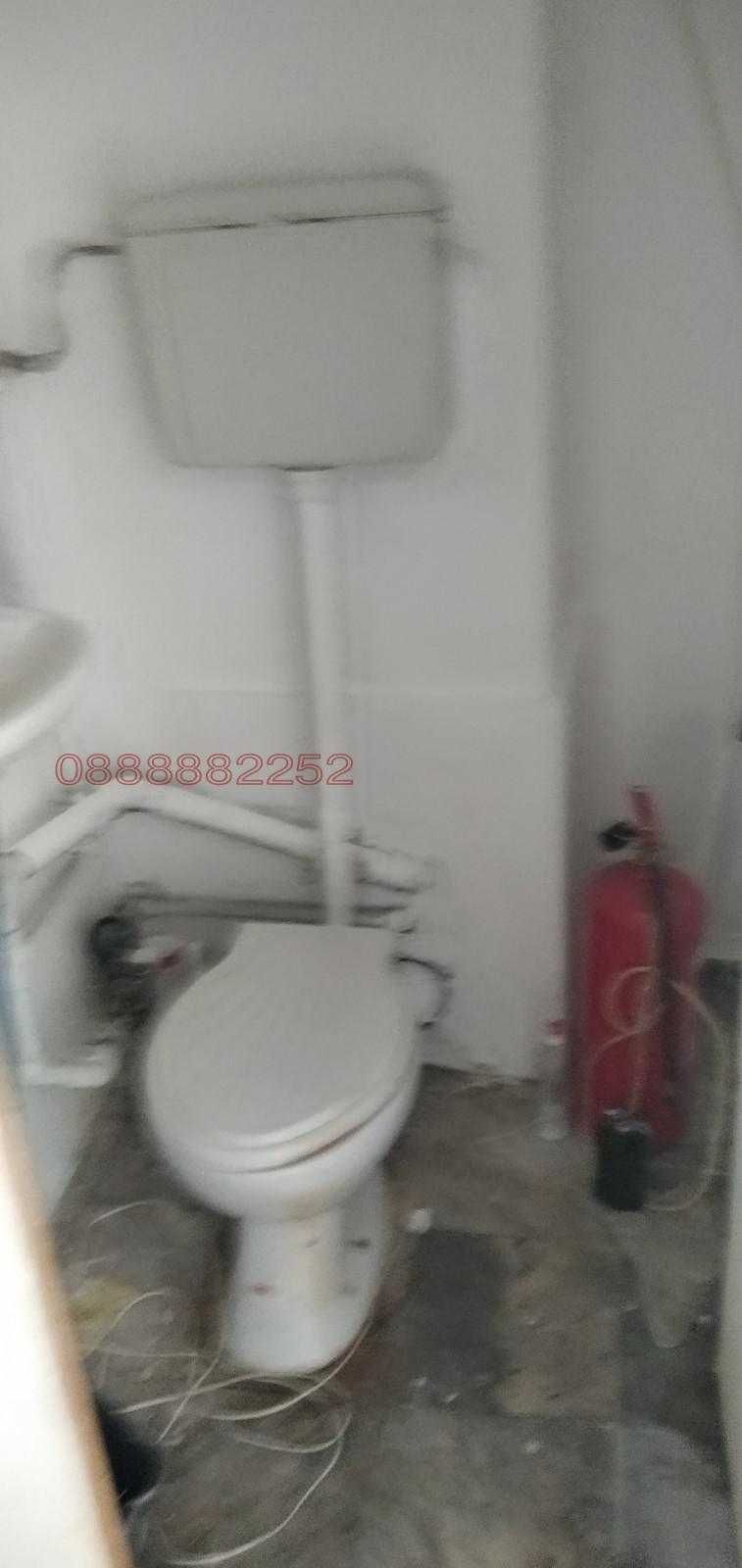 Под наем офис/магазин в подножието на Стария град