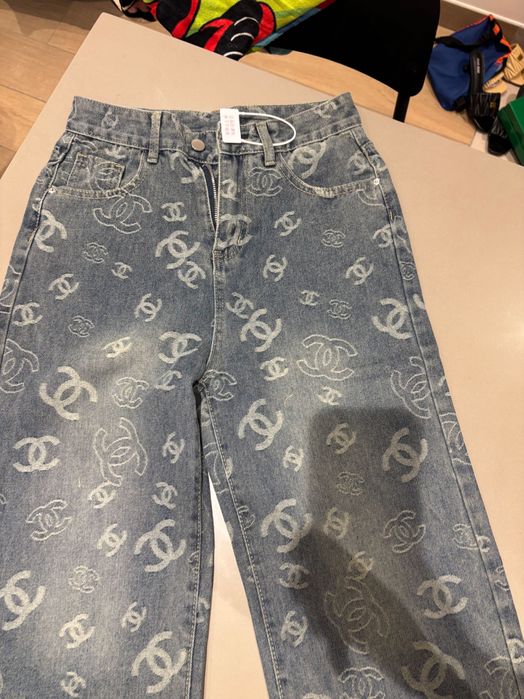 Blugi Chanel …..