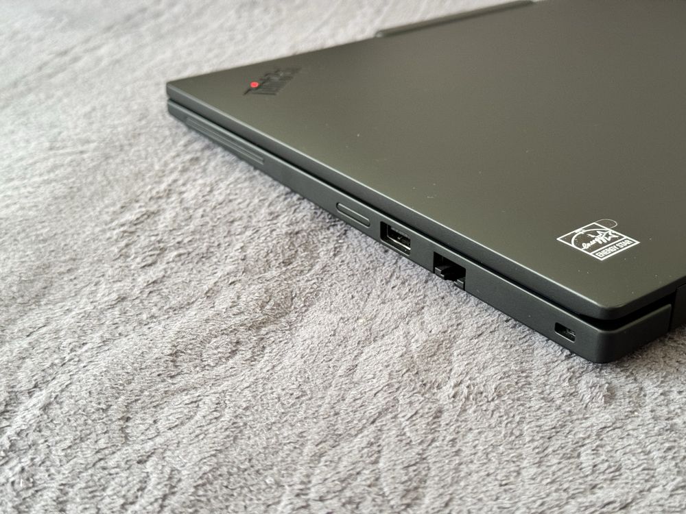 14'FHD+IPS Touch/Ryzen 7 Pro-8840u/Thinkpad T14 Gen5/32GB DDR5/512GB