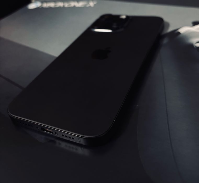 Vând iphone 16 pro max