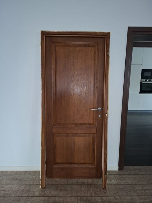 Vând doua usi interior