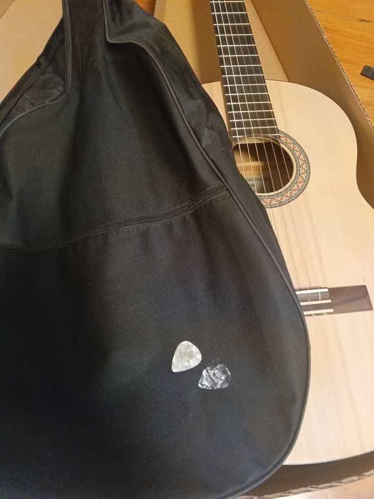 Гитара акустическая, YAMAHA C40M