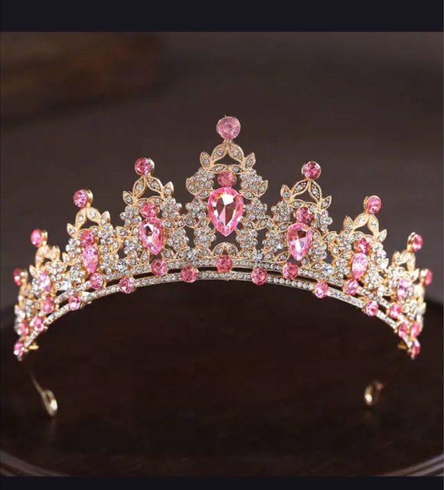 корона с камнями