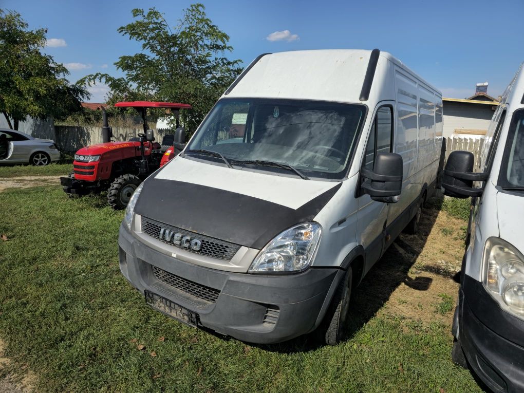 Dezmembrez Iveco Daily 2011 2.3