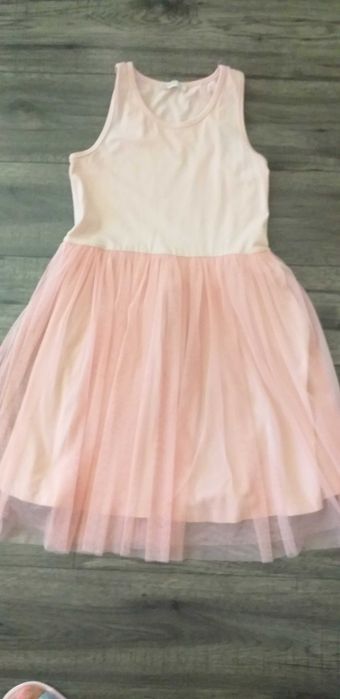 Прекрасни дрехи и оригинално манто за госпожица-6-8г.-25-80лв.