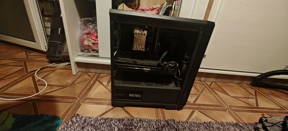 Vând PC Gaming mid-end
