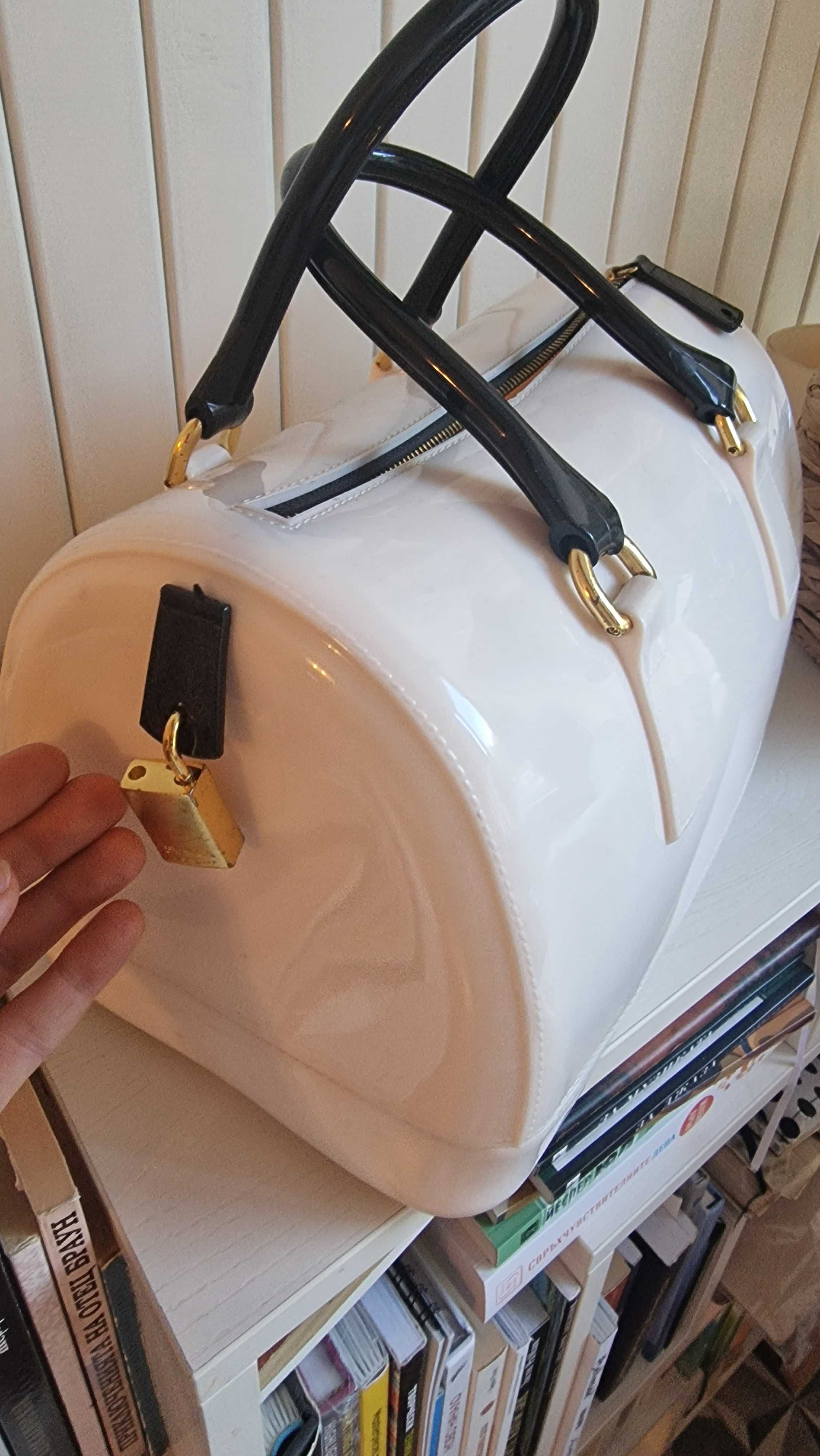 НАМАЛЕНА! Дамска чанта  на марката FURLA