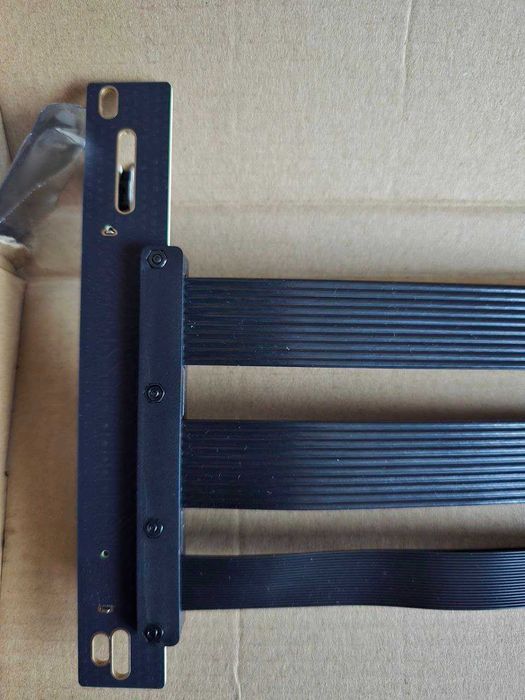 Riser PCIe 5.0 x16, 200mm, 90°, GLOTRENDS PCIE50-X16-200mm-0090D