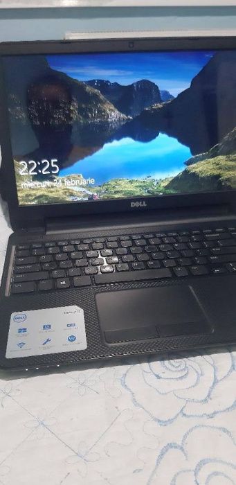 Vand laptopDell3521,i3 4CPUs,Hard500Gb,8Gb Ram,2placi video,Impecabil