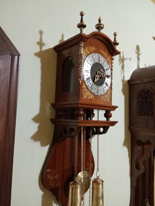 Ceas de perete cu pendul model olandez