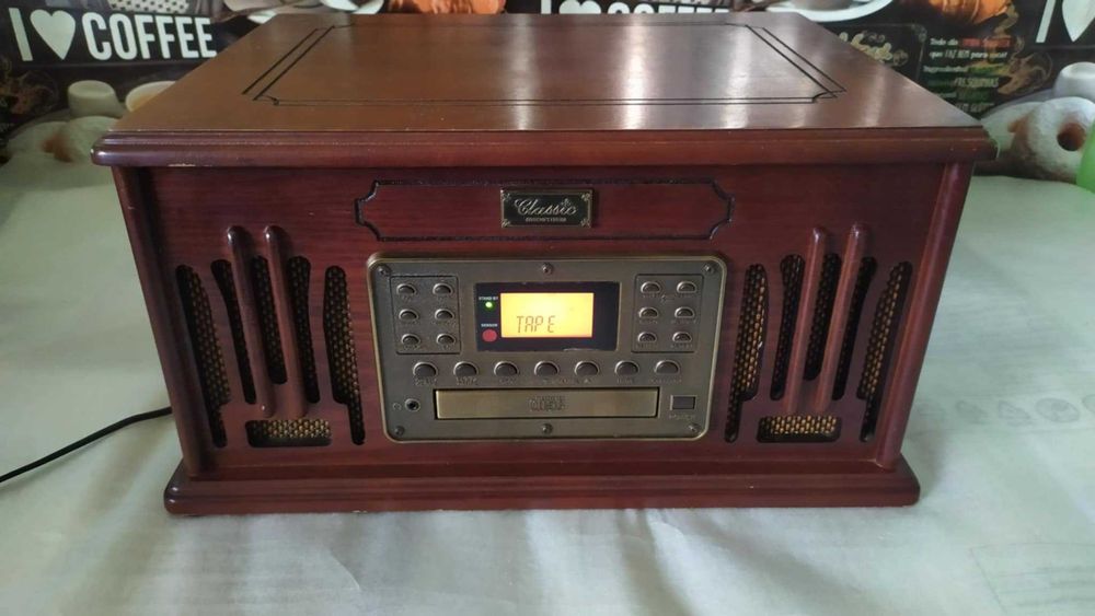 Винтидж Грамофон-Касета-Радио-СД Плейър В ОТЛИЧНО СЪТОЯНИЕ НОВ