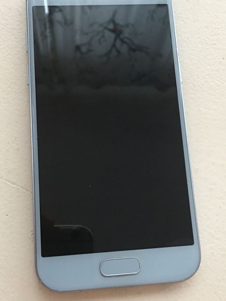 Samsung a3 display fisurat . Recarosare. De piese