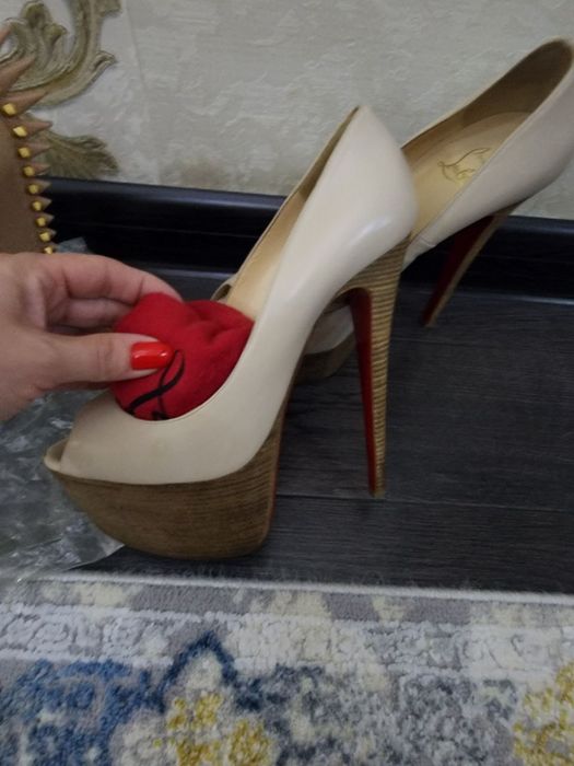 Christian Louboutin NIB Jamie 160 Ivory