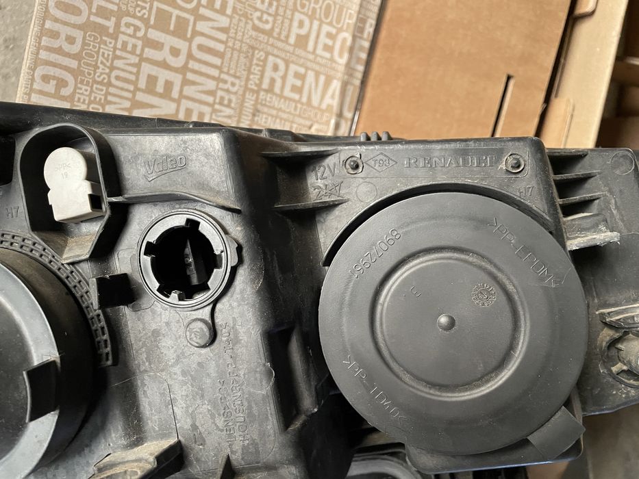 Far Renault Megane 4 cu lupa 260602792R